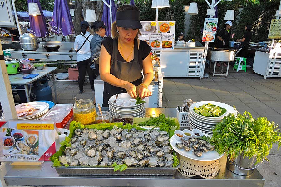 Beautiful Fresh Oysters @ Cicada Market Hua Hin